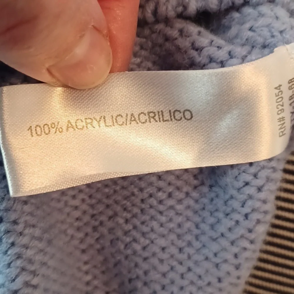 -- Carolyn Taylor Women's V-Neck Cable Knit Sweater - Light Blue Size Small